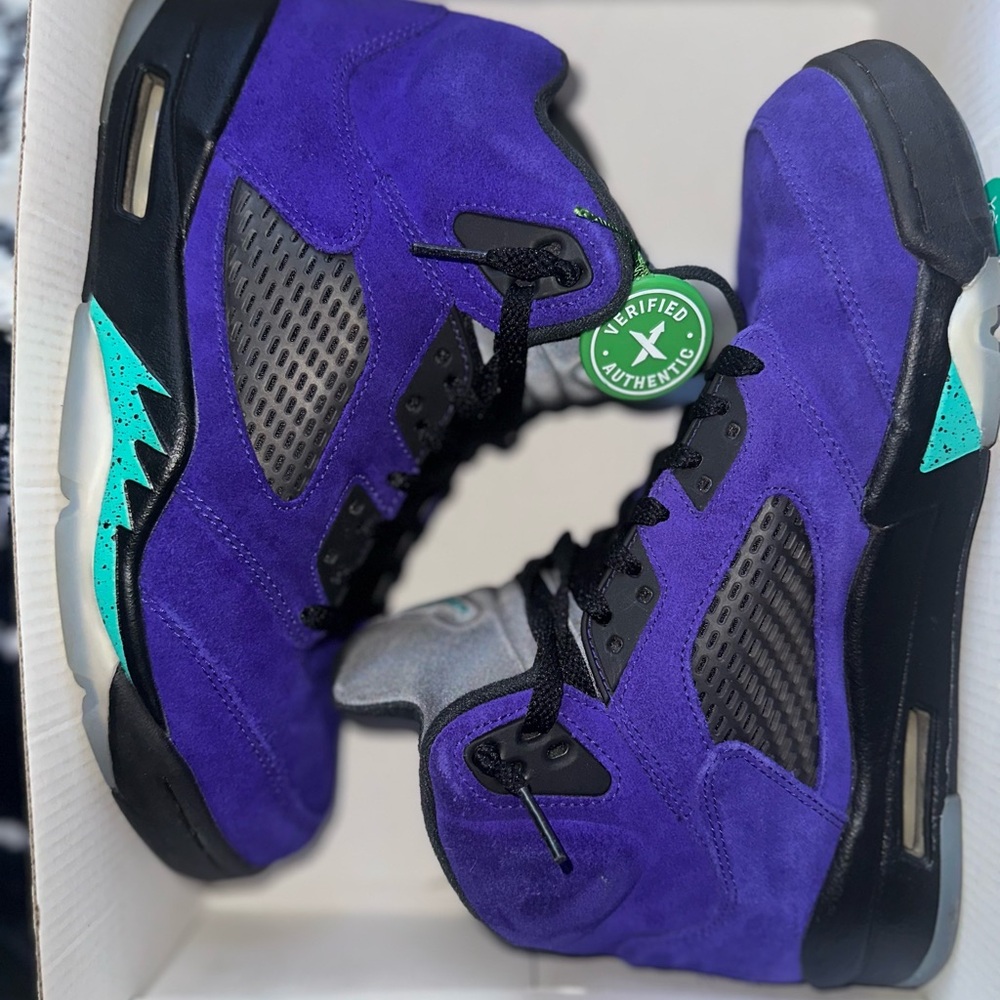 ⚫️🟣 Jordan 5 Retro Alternate Grape
